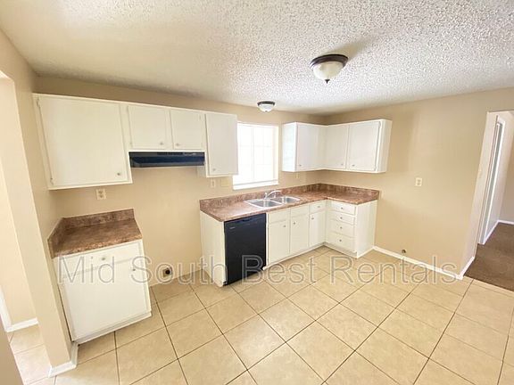 4th image of 7425 Doncaster Ln SE