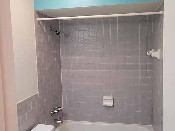 5th image of 3146 W Varn Ave