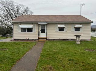 706 10th St, Shenandoah, VA 22849