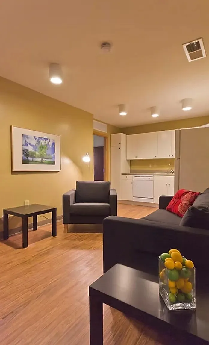 SMARTSUITES — Photo 1