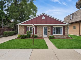 2534 Maple St, River Grove, IL 60171
