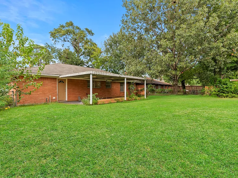 1027 Stonecrest Dr — Photo 27