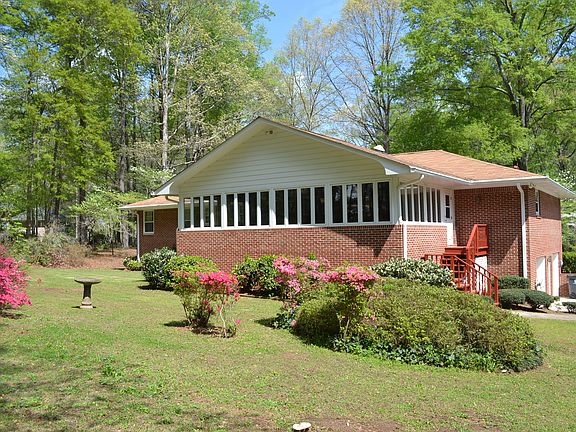 4th image of 2789 Emerald Dr