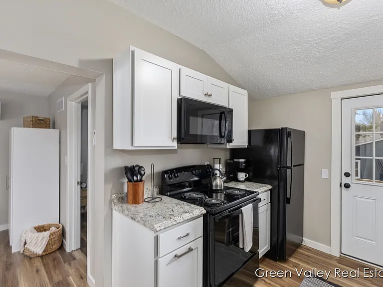 1543 Beidler St #4 — Photo 9