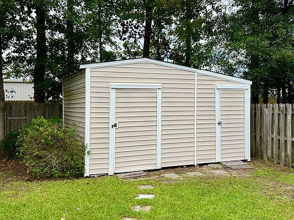 2nd image of 208 Birch Creek Dr
