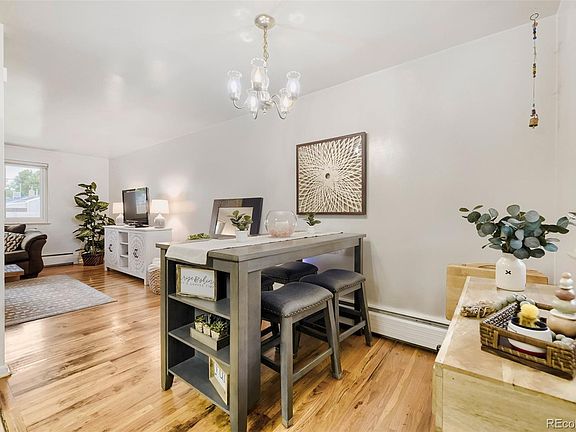 3rd image of 2529 W Mosier Place