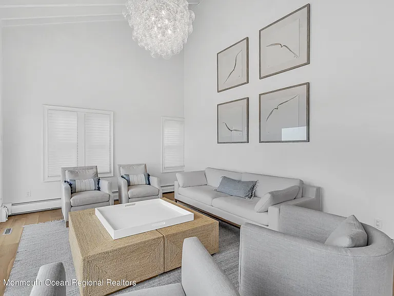 706 Morven Ter — Photo 13
