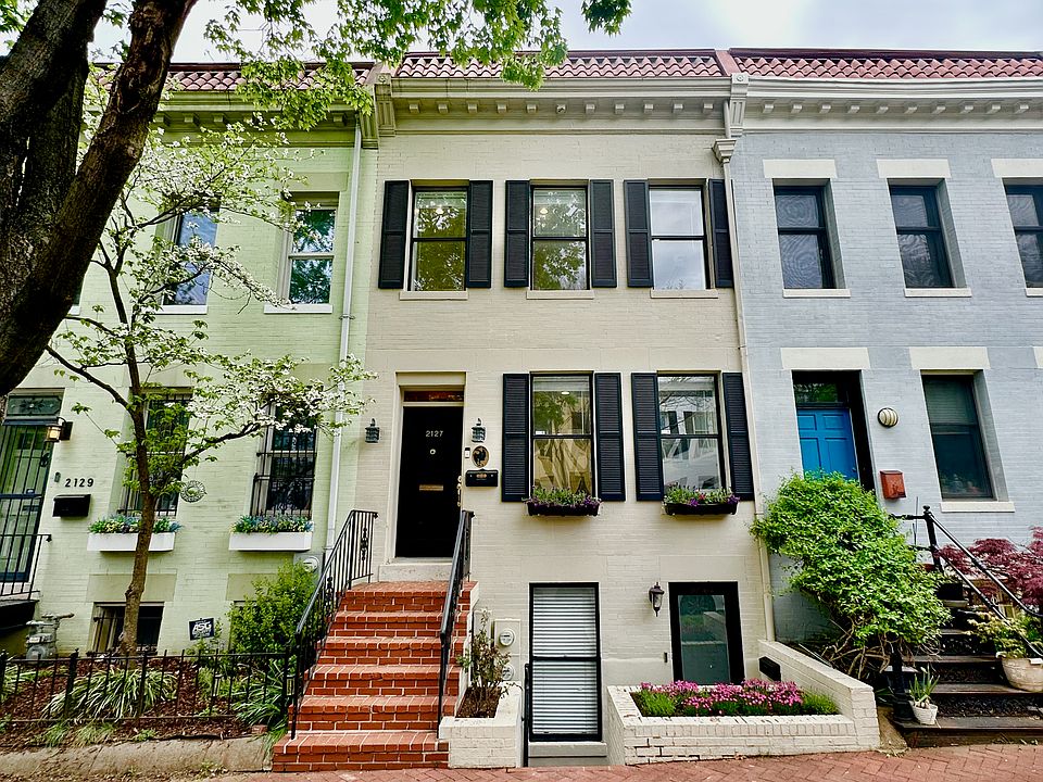 1st image of 2127 Newport Pl NW