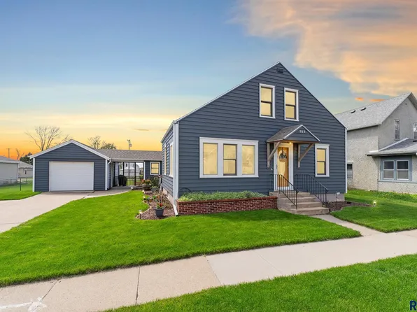 313 Main Ave, Garretson, SD 57030