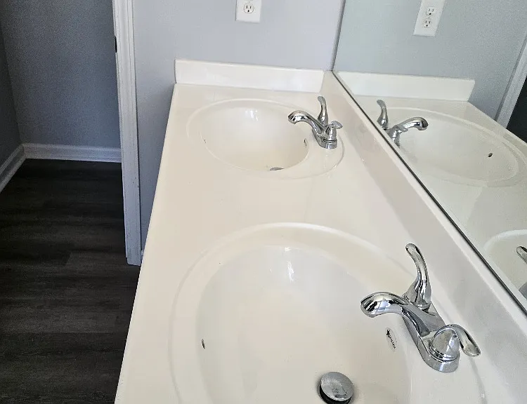 2606 Honeysuckle Dr — Photo 7