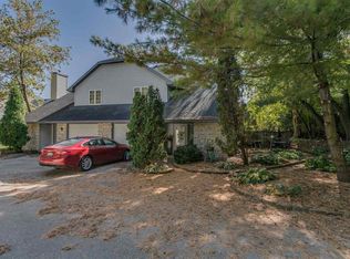 2461 N Lynndale Dr, Appleton, WI 54914