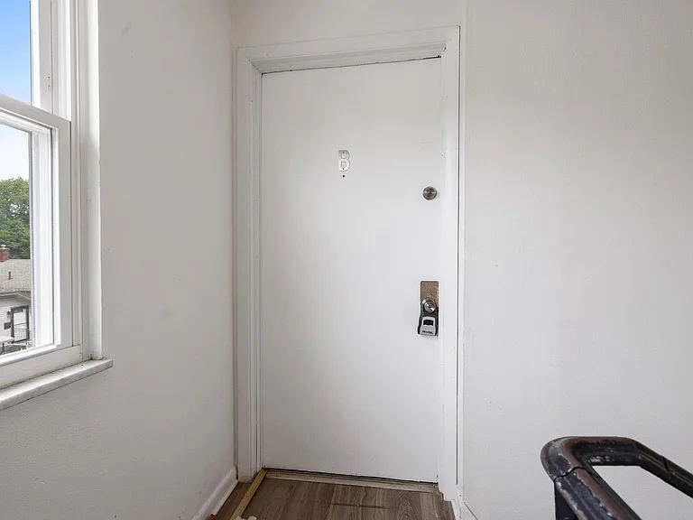 222 Klee Ave — Photo 4