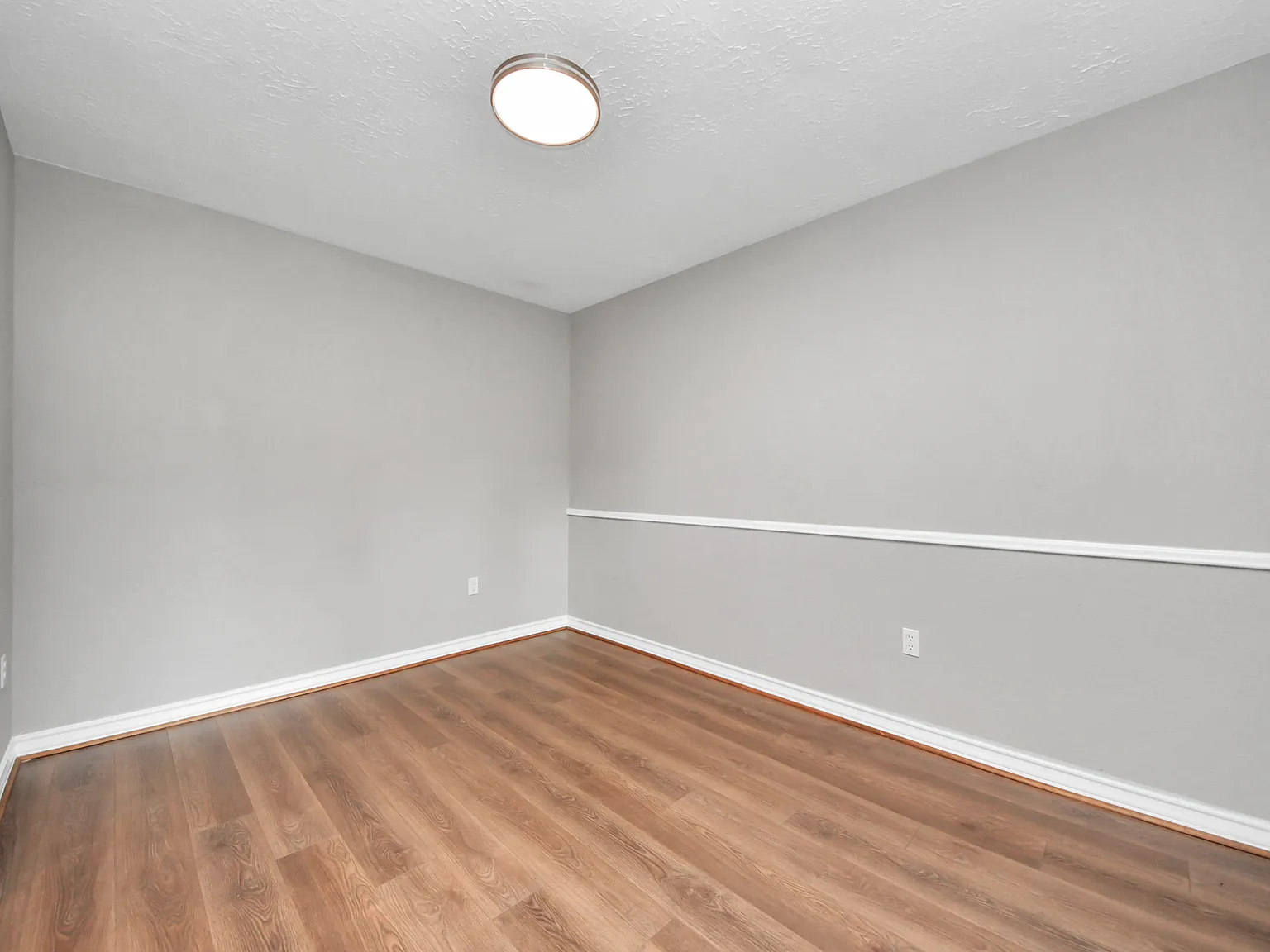 5 bed, 2425 sqft, $2,650 — Photo 4