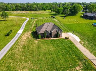 424 Ben Albert Rd, Cottontown, TN 37048