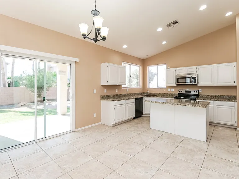 1907 W Pinon Ct — Photo 5
