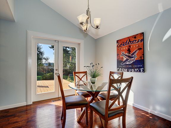 5th image of 8116 198th Avenue Ct E