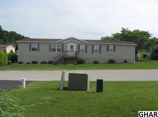 3 Blue Heron Dr, Hanover, PA 17331