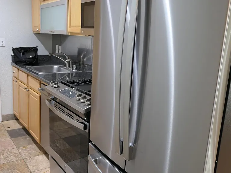 2249 Bonar St #C — Photo 4