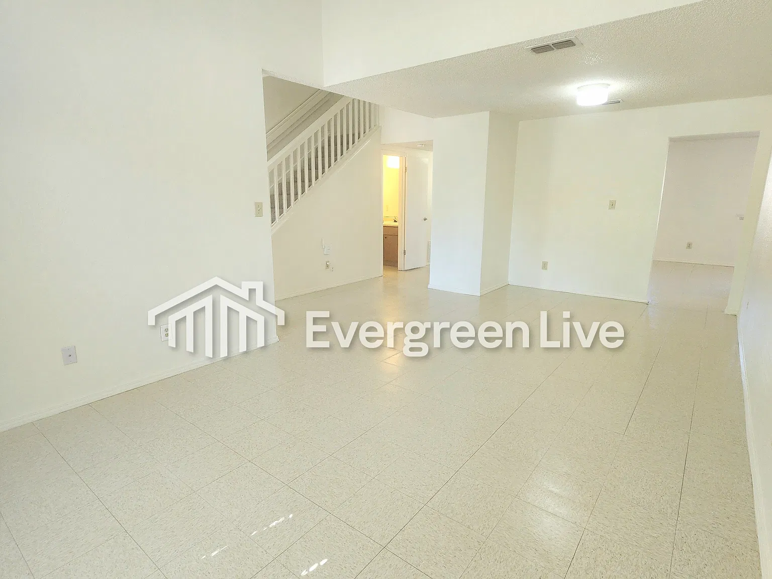 4 bed, 2.5 bath, 2150 sqft, $1,245 — Photo 4