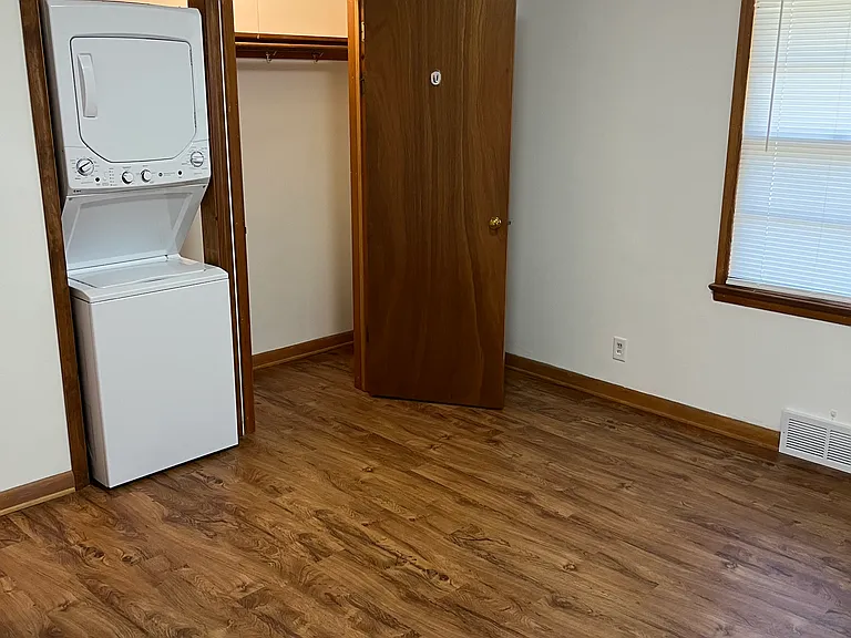 319 Briggs Ave — Photo 16