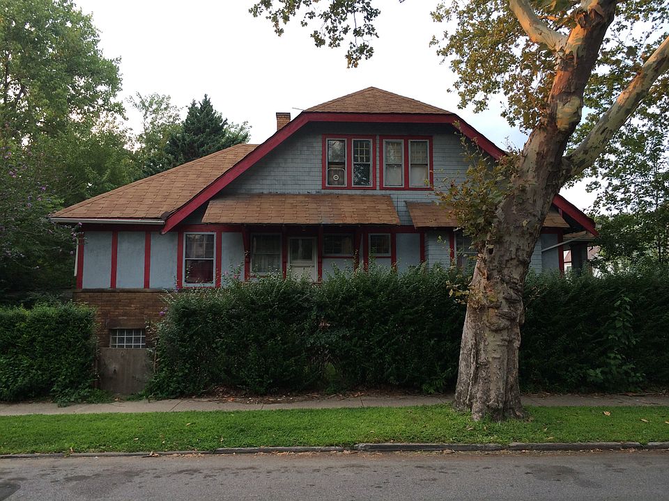 2nd image of 868 E 95th St