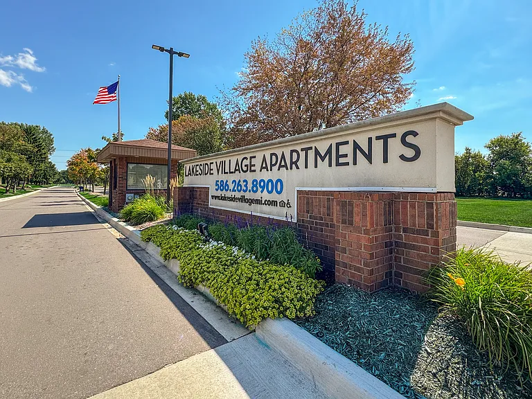 Lakeside Village Apartments Clinton Township 48038