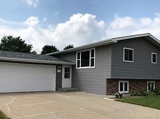 4105 36th Ave NW, Mandan, ND 58554