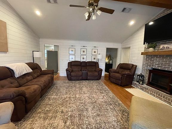 5th image of 306 Kay Dr