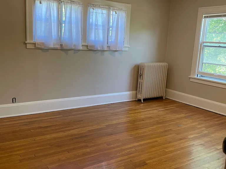 1516 Grand Apartments — Photo 6