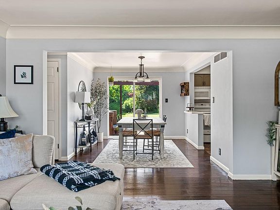 4th image of 8689 Pastoral Ln