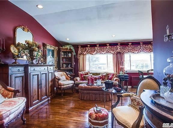 2nd image of 14 W End Ave