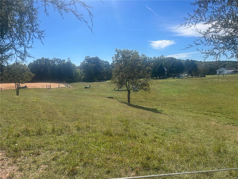 2nd image of 629 Sexton Gin Rd