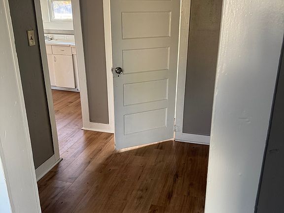 4th image of 2931 Gurnee Ave