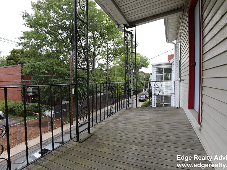 19 Lothrop St #2 — Photo 8