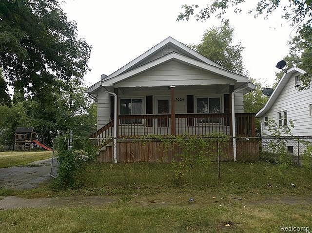 1st image of 2054 E Parkwood Ave