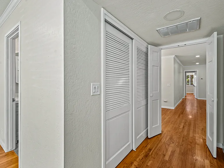 1087 Lariat Ln — Photo 8