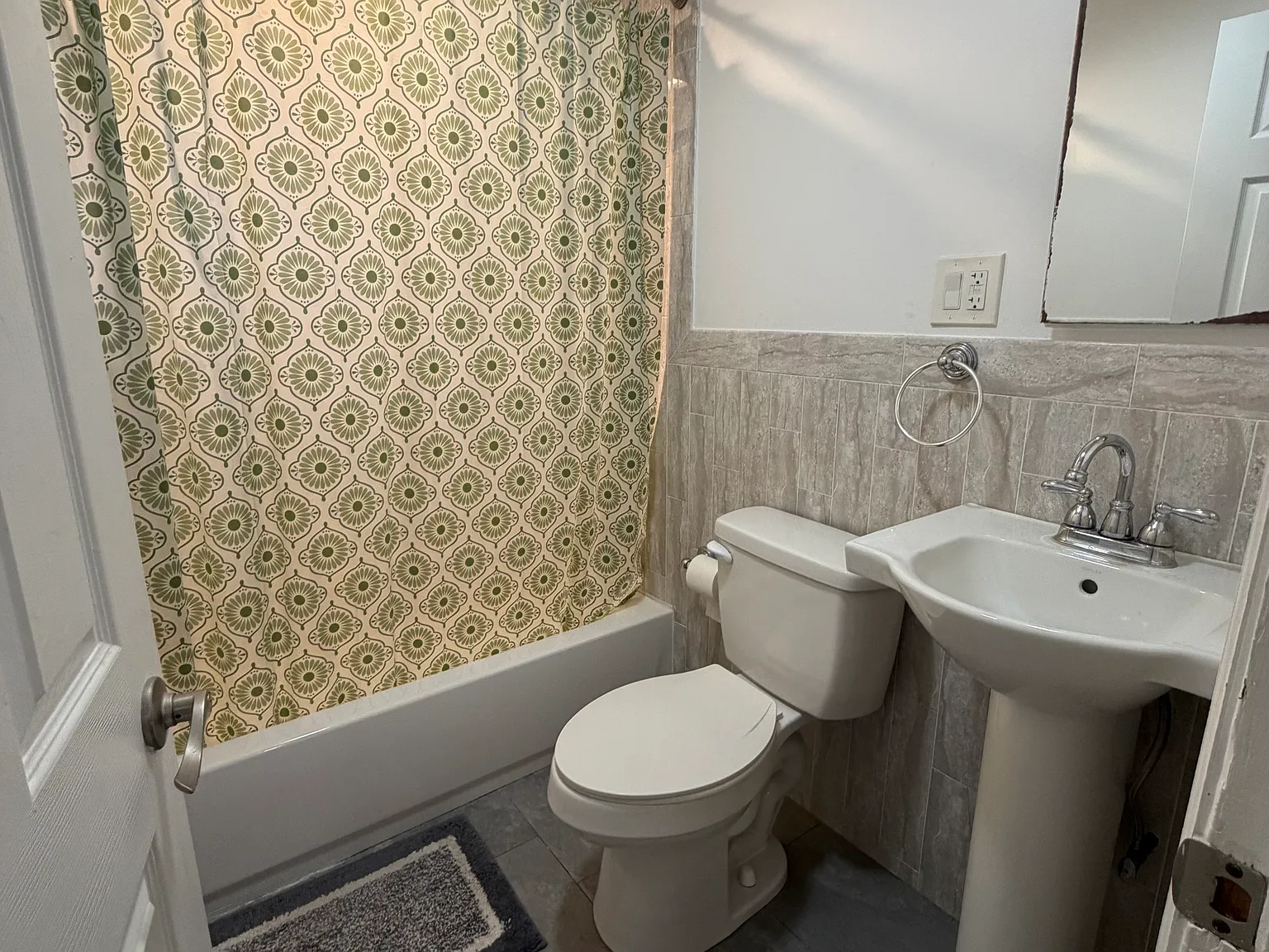 2 bed, $2,300 — Photo 4