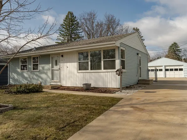 321 36th Ave NW, Rochester, MN 55901