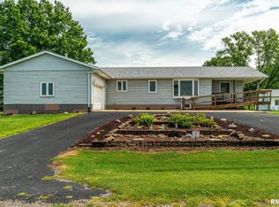 500 N 7th Ave, New Windsor, IL 61465