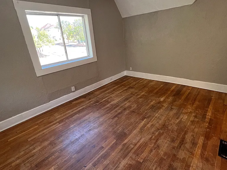 1025 N Greenwood St #2 — Photo 7