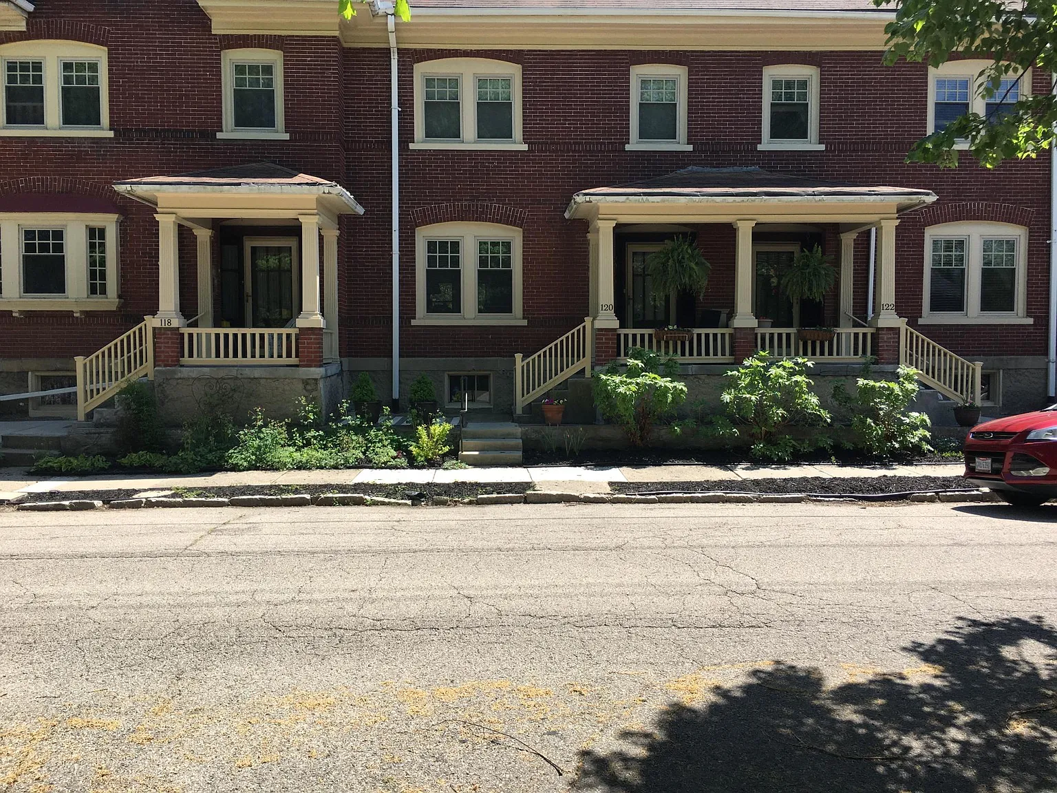 118 W McPherson St — Photo 2