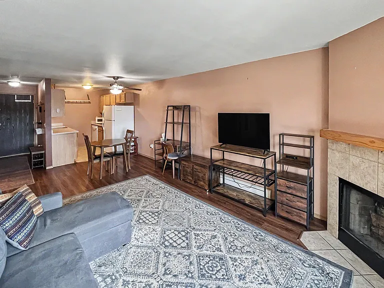 1405 W 27th Ave #1-307 — Photo 2