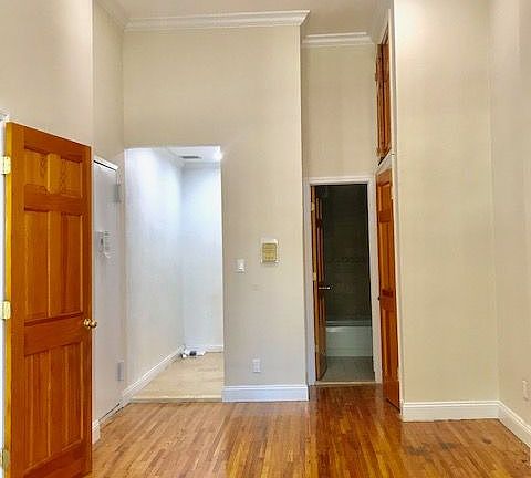 4th image of 145 W 85th St #2