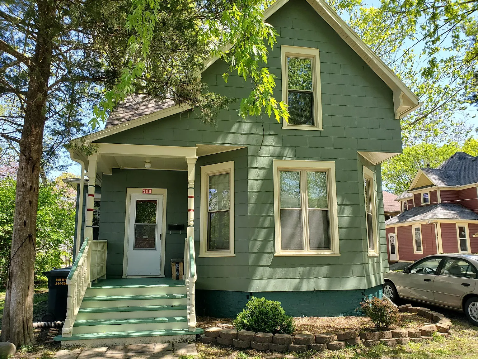 5 bed, 2100 sqft, $2,600 — Photo 1