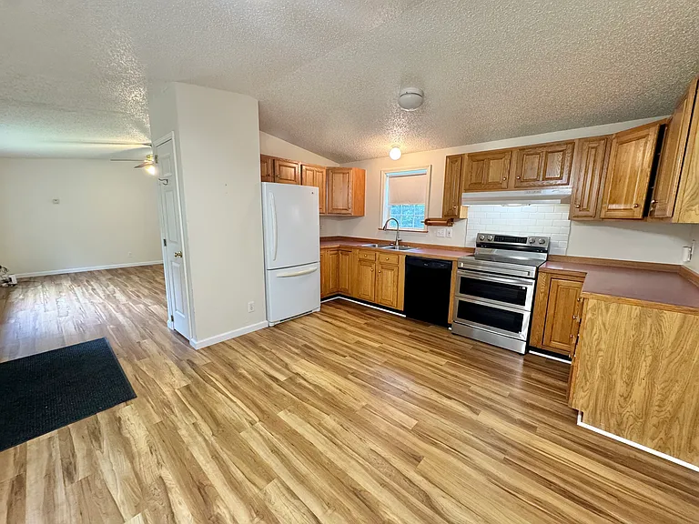 174 Airport Rd — Photo 3