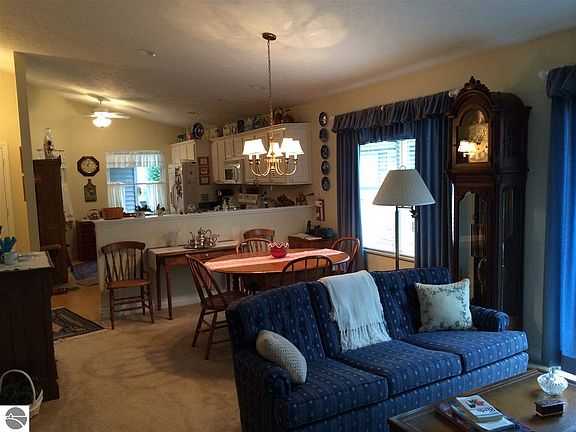 2nd image of 3707 Creekside Dr