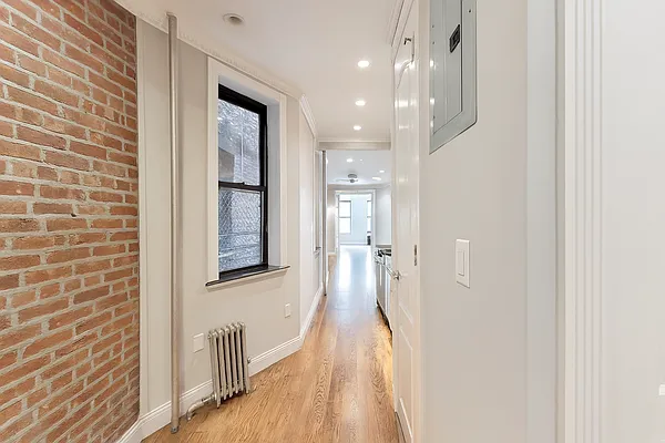 Rented by Tahari Realty LLC | media 9