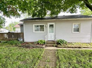 2251 Grandview Ave, Crest Hill, IL 60403