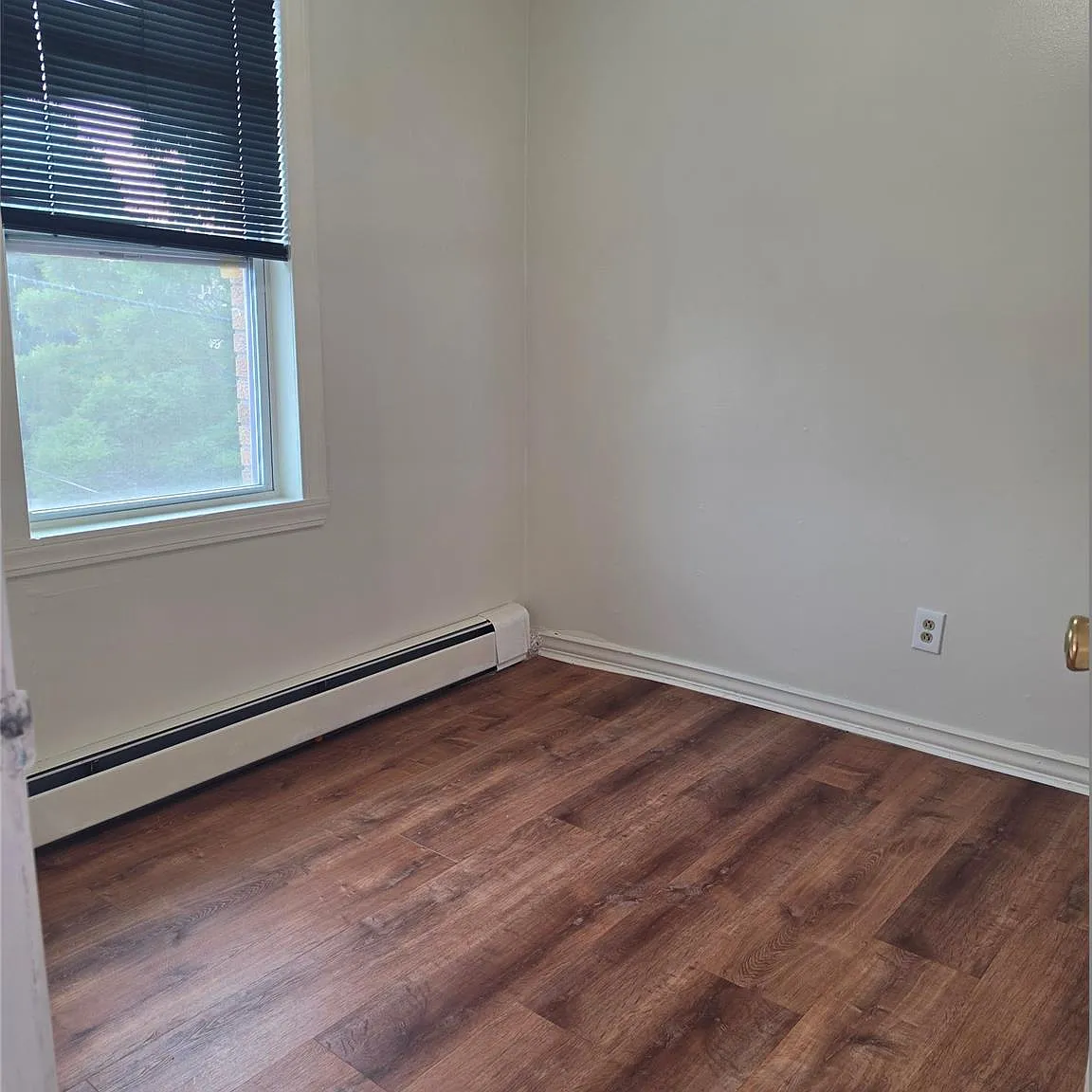 3 bed, 2.0 bath, 1000 sqft, $3,500 — Photo 4