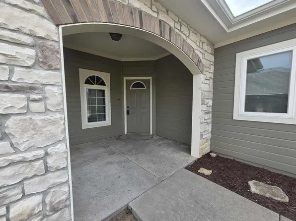404 Michaels Ct, Junction City, KS 66441